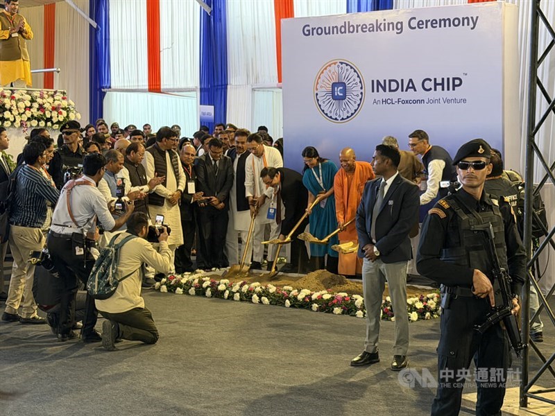 Foxconn és HCL közösen épít chipgyárat Indiában – 403 millió dollár, display driver chipek, 2028-as indulás