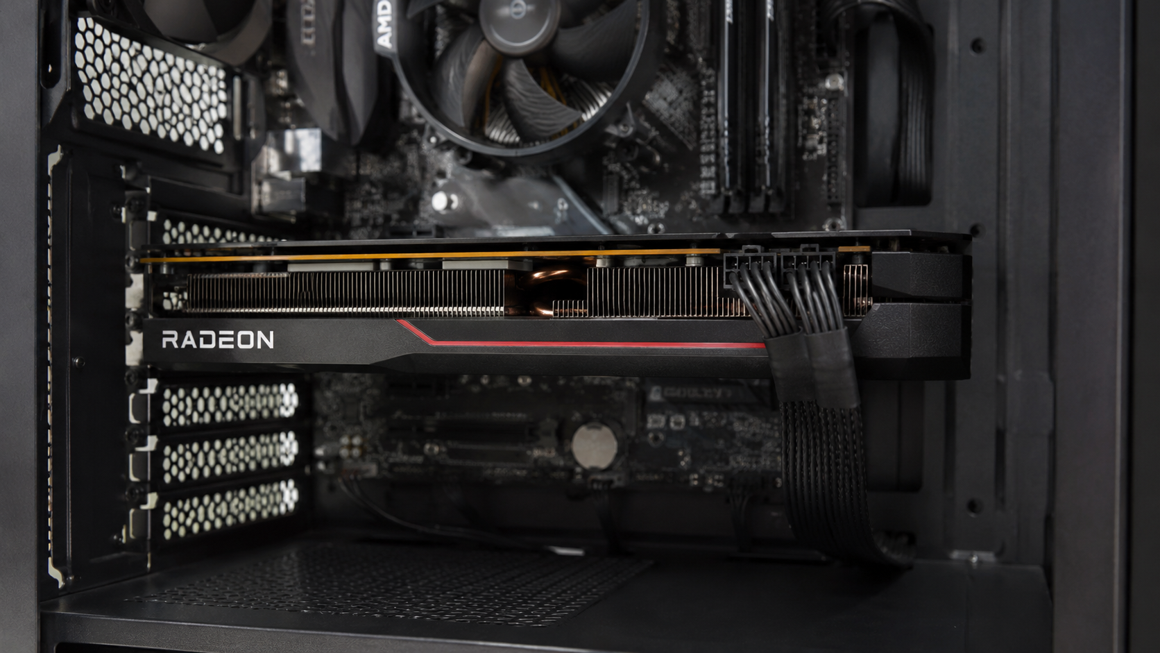 Az AMD felforgatja a belépőszintet: Kiszivárgott a Radeon RX 9050