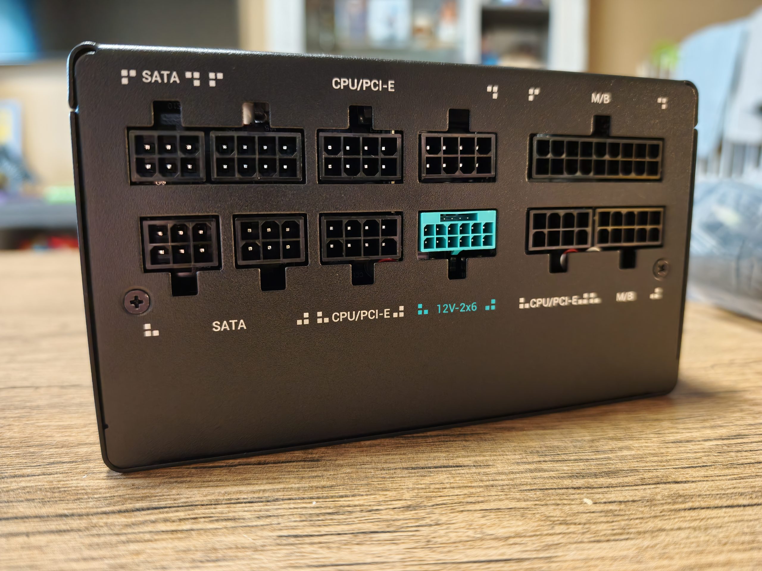 A DeepCool PN850M teljesen moduláris csatlakozópanelje