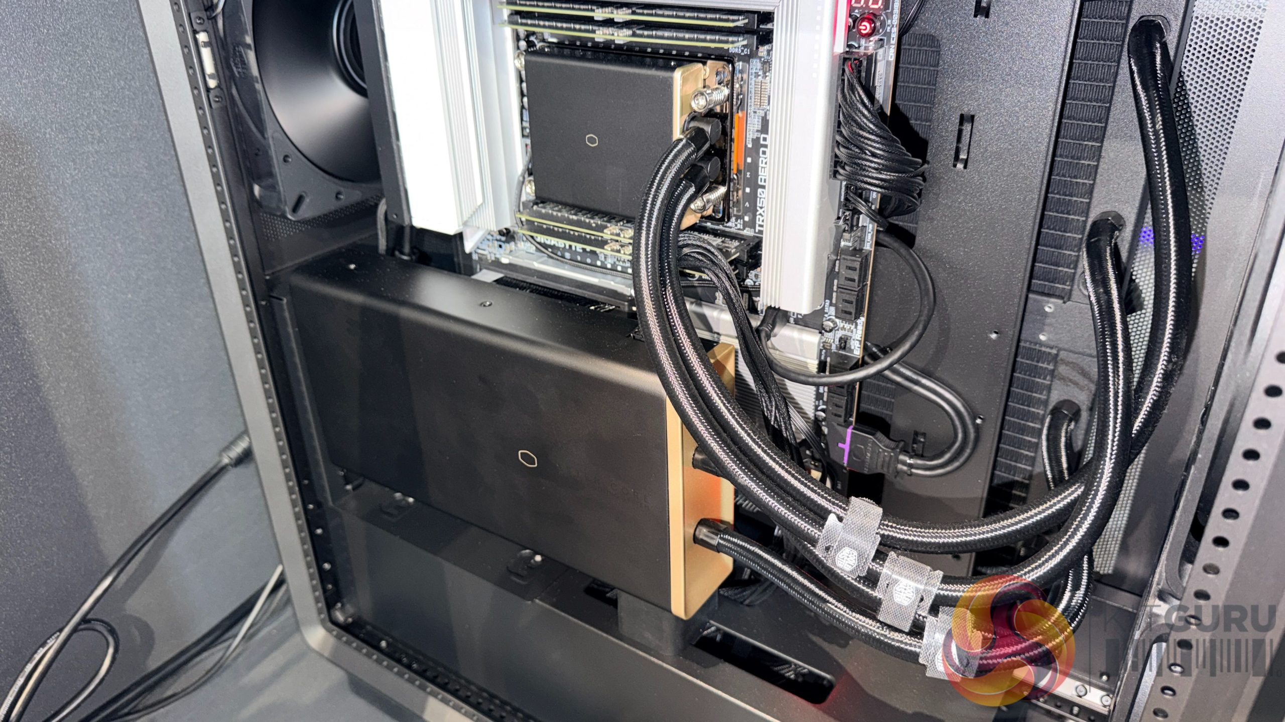 Cooler Master adatközpontos hűtési megoldás standalone PC-hez