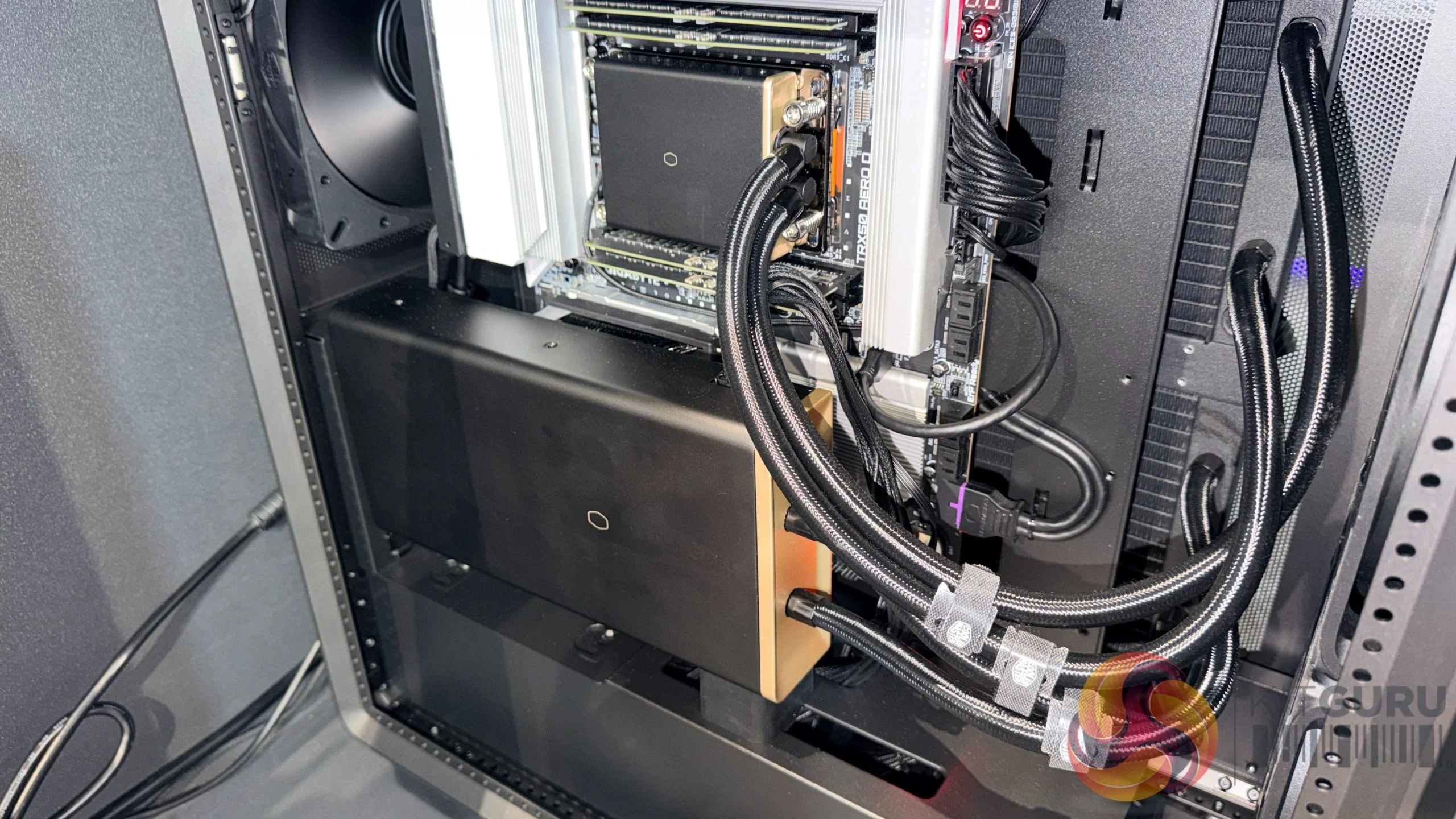 Cooler Master adatközpontos hűtési megoldás standalone PC-hez