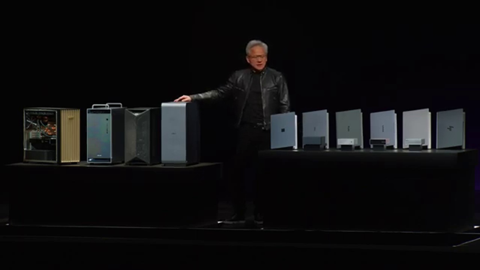 Jensen Huang szerint az agentic AI miatt újra kell gondolni a PC-t és az adatközpontot