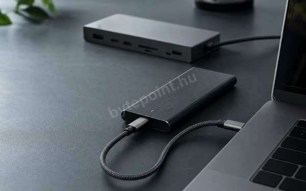 Az USB következő évtizede nem a csatlakozóról szól, hanem arról, mi fér át rajta
