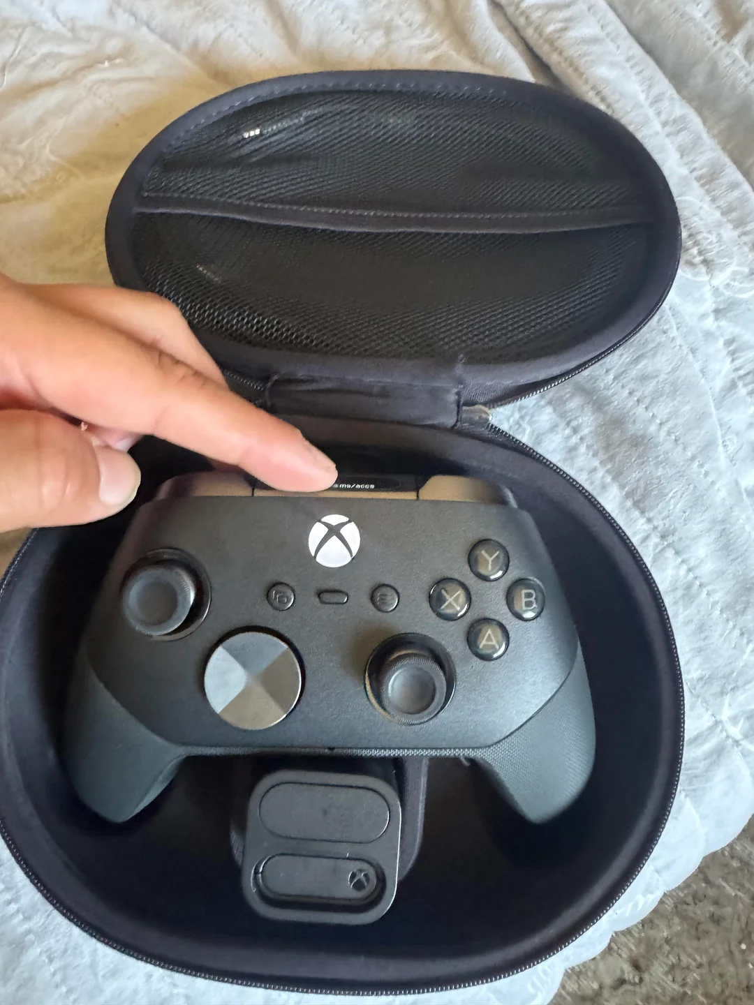 A Redditen megosztott fotó az állítólagos Xbox Elite Series 3 prototípusáról
