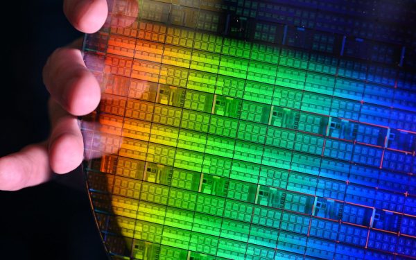 Meredeken csökken az Intel 14A hibasűrűsége, előrébb hozhatják a rajtot